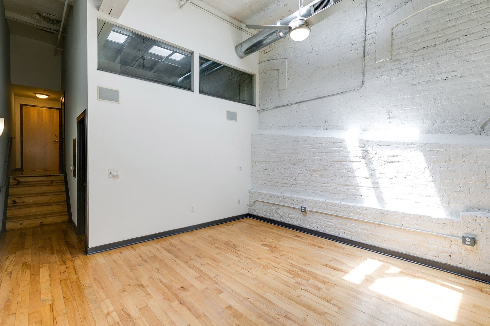 Petersburg Apartment: 325 Brown Street