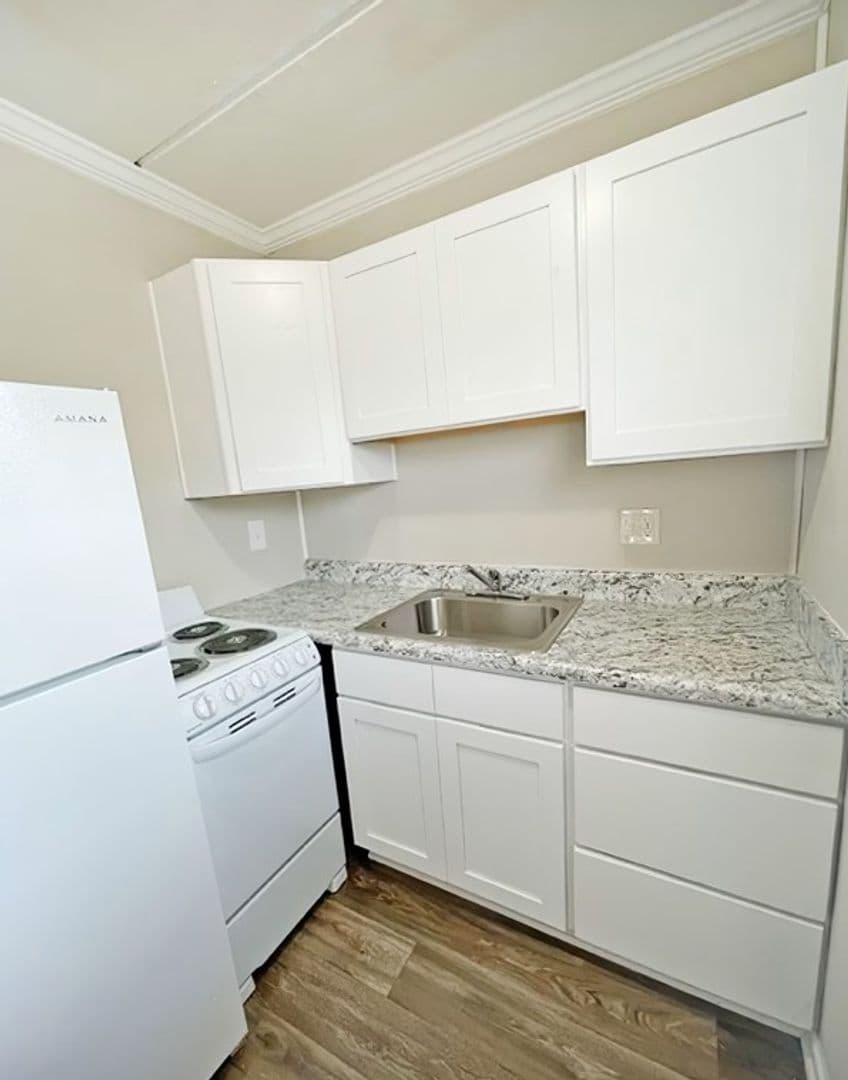 Richmond Apartment: 6533 S Beulah Rd