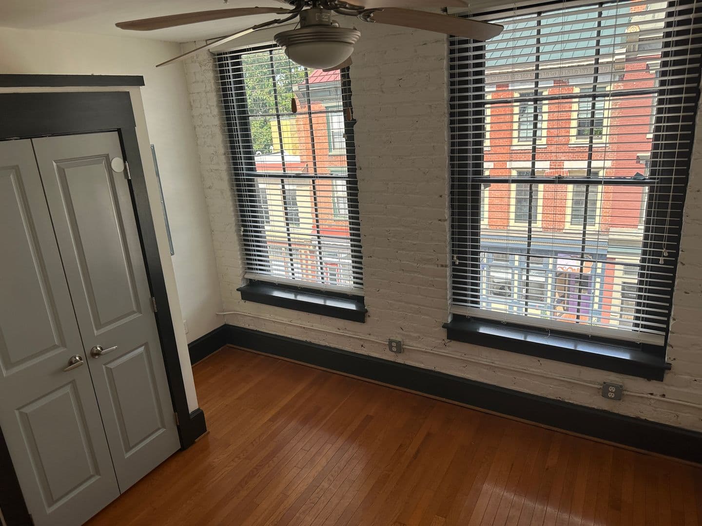 Petersburg Apartment: 230 N. Sycamore St