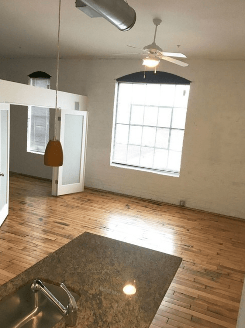 Petersburg Apartment: 15 N Union Street