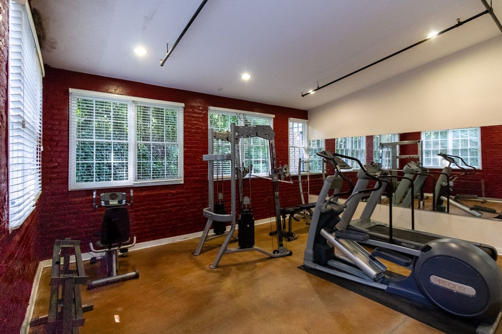 Petersburg Apartment: 301 N Dunlop Street