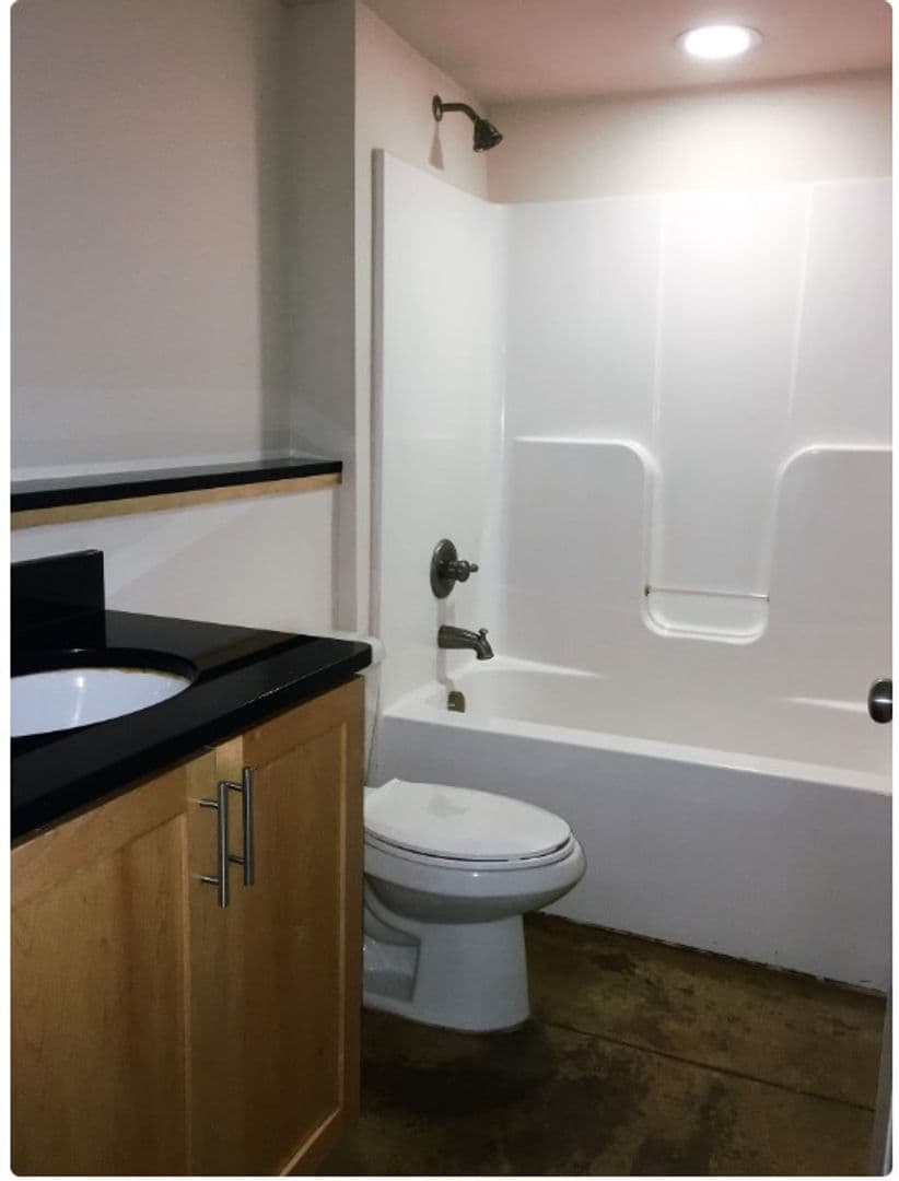 Petersburg Apartment: 301 N Dunlop Street