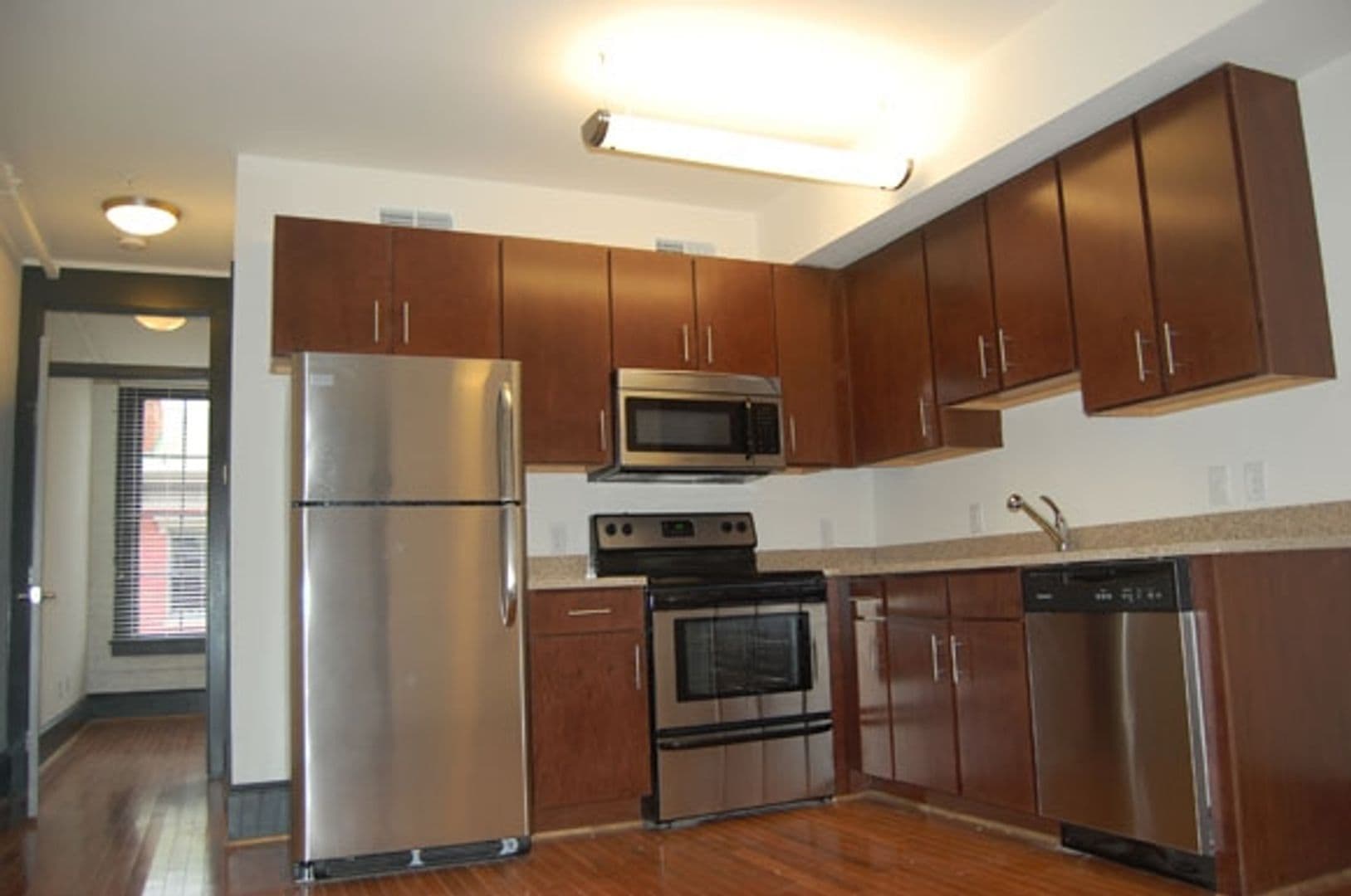 Petersburg Apartment: 230 N. Sycamore St