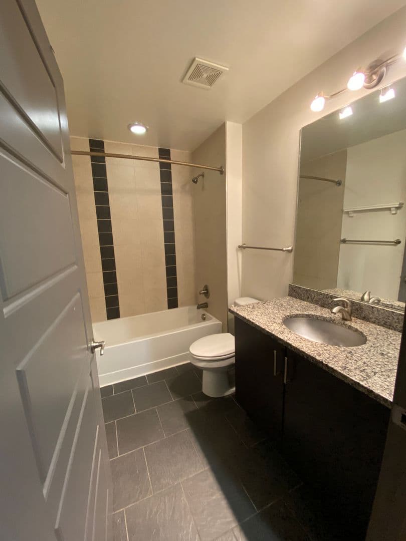 Petersburg Apartment: 325 Brown Street