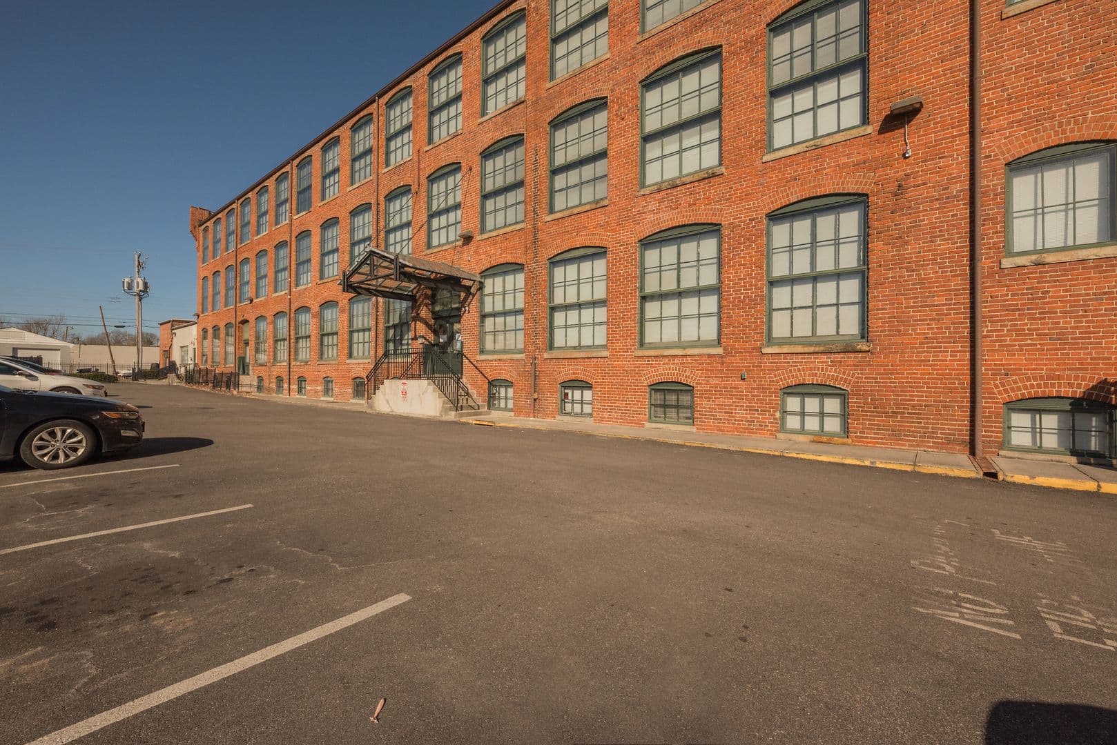 Petersburg Apartment: 801 Hinton Street