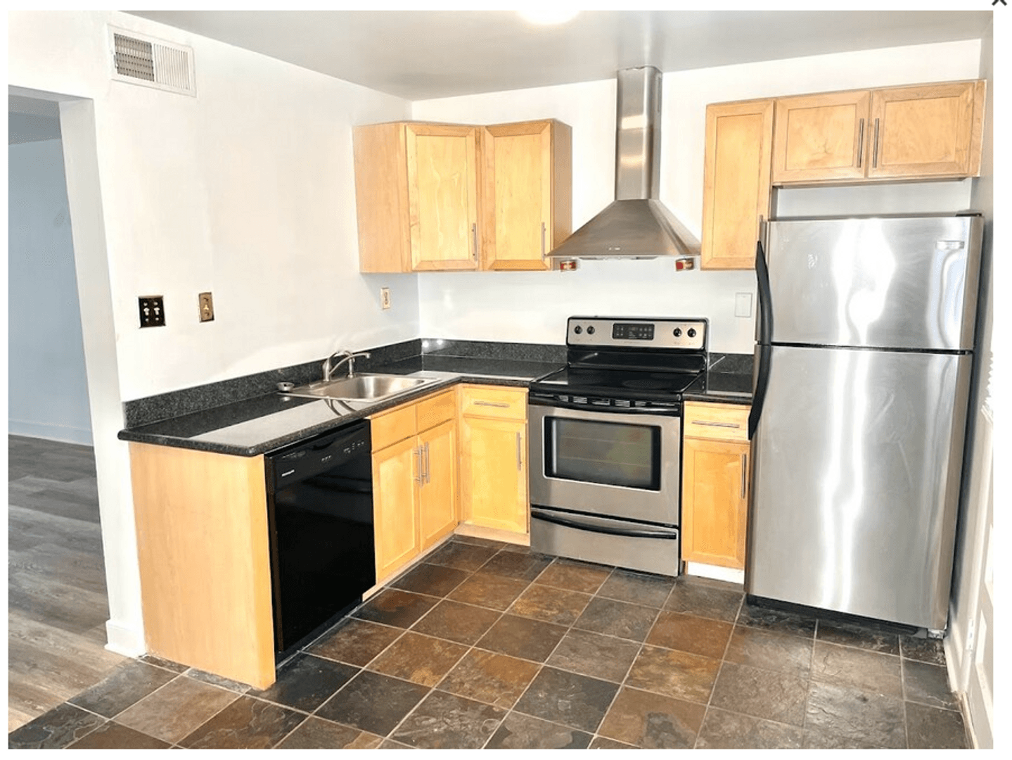 Henrico Apartment: 1007 W Nine Mile Rd