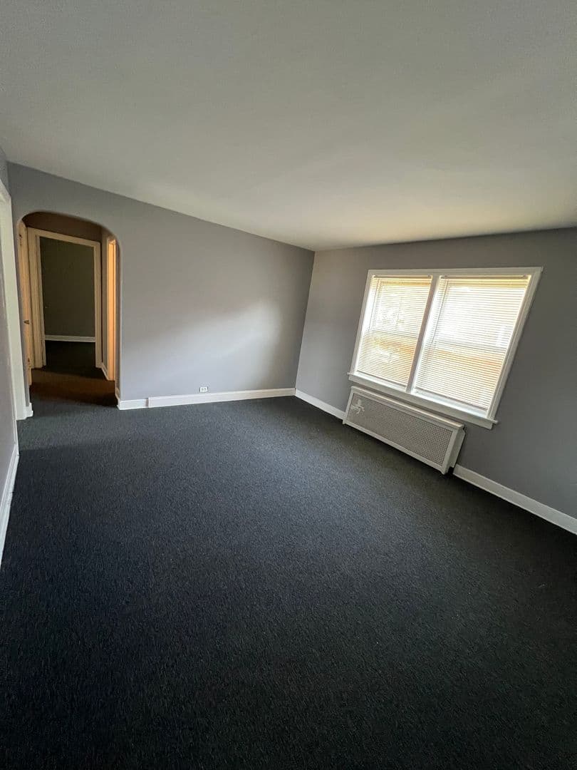 Chicago Apartment: 4208 S Michigan Ave