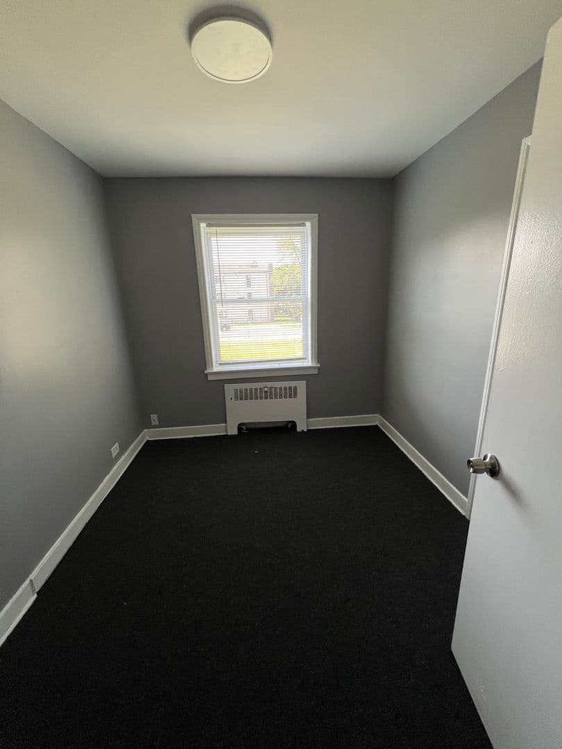 Chicago Apartment: 4208 S Michigan Ave