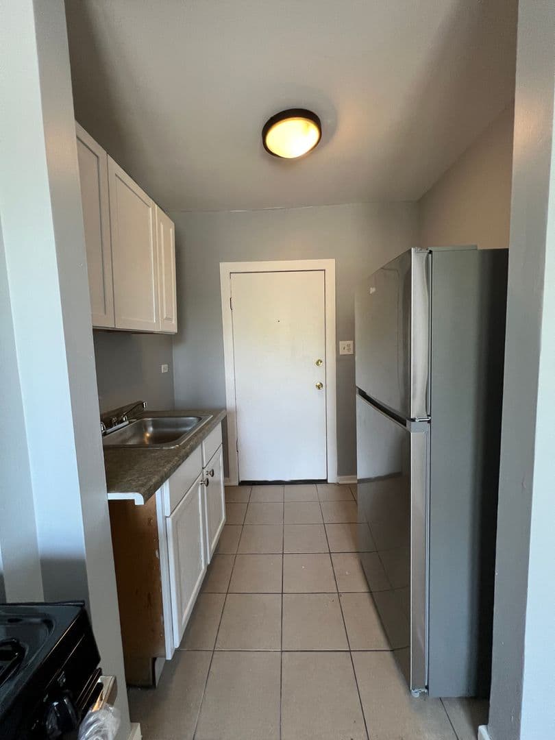 Chicago Apartment: 348 W. 74th St.