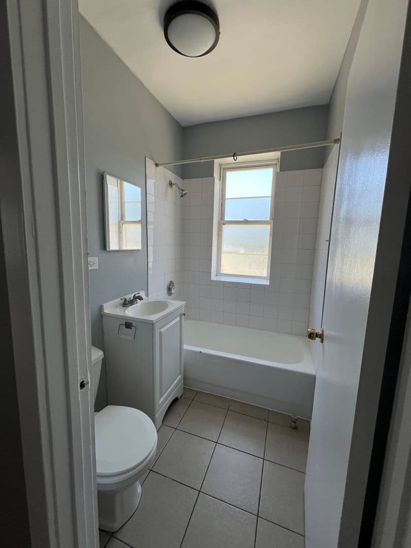 Chicago Apartment: 348 W. 74th St.