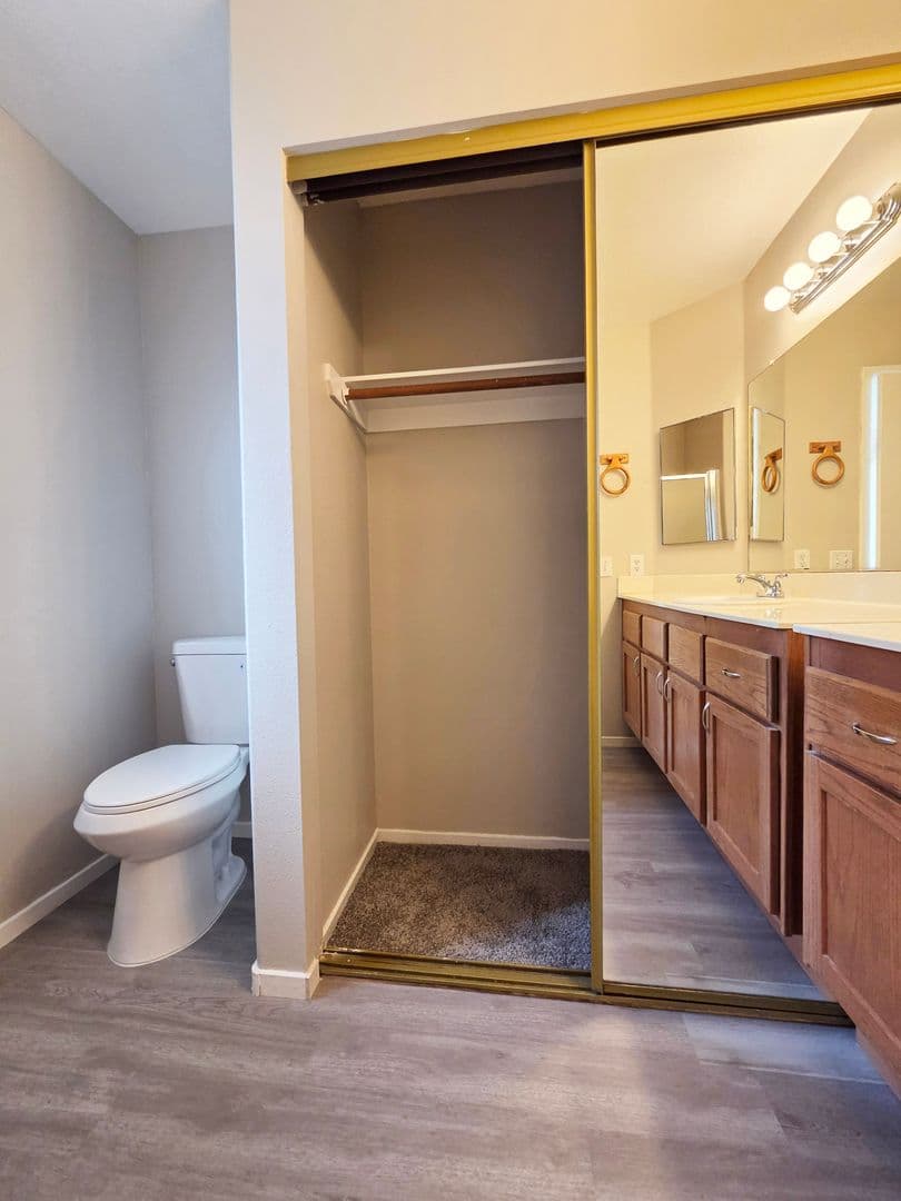 North Las Vegas House: 2115 Falcon Crest Ave
