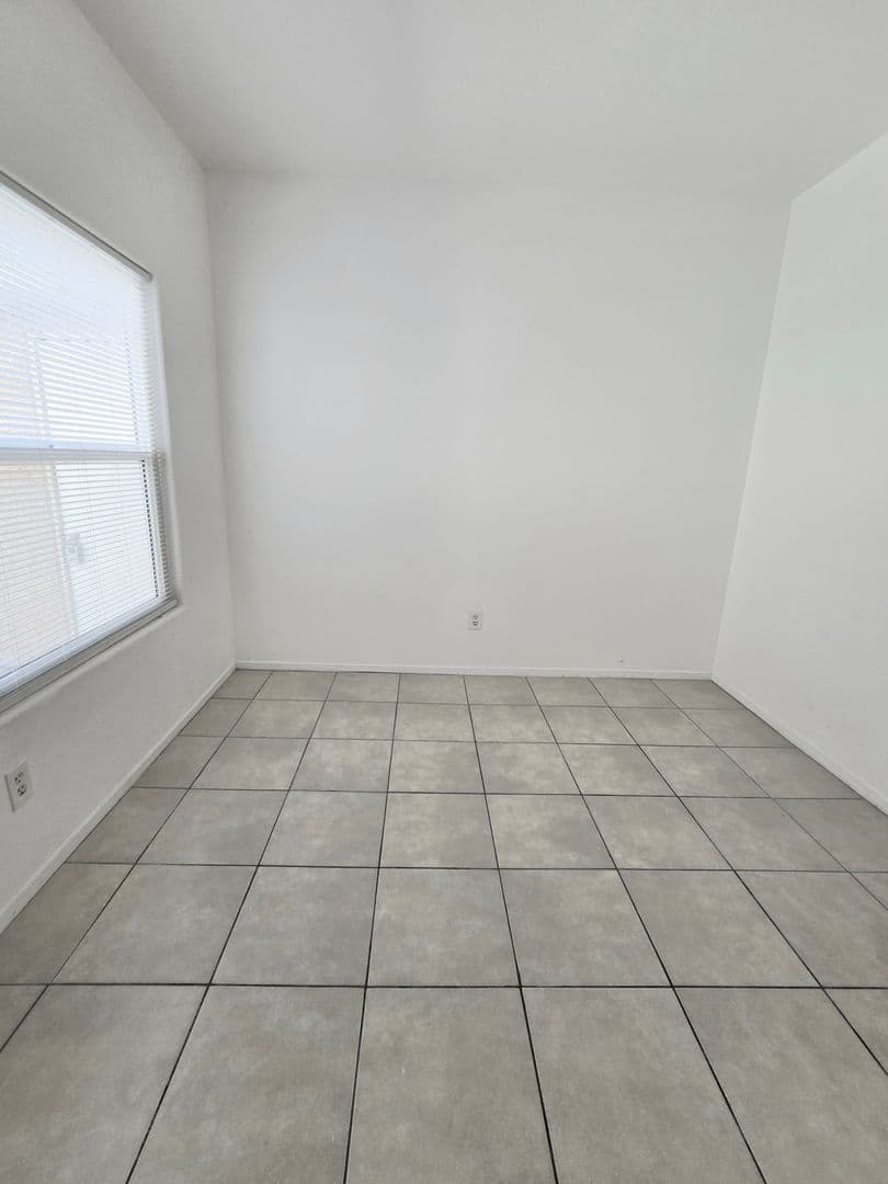 Las Vegas House: 5125 W Reno Ave