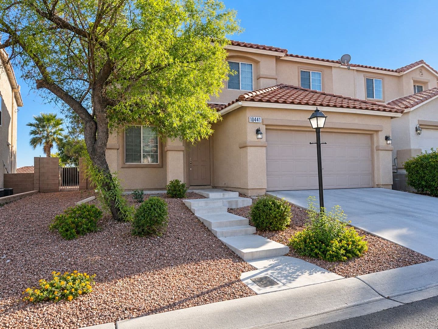 Las Vegas House: 10441 Vinson Point Ave