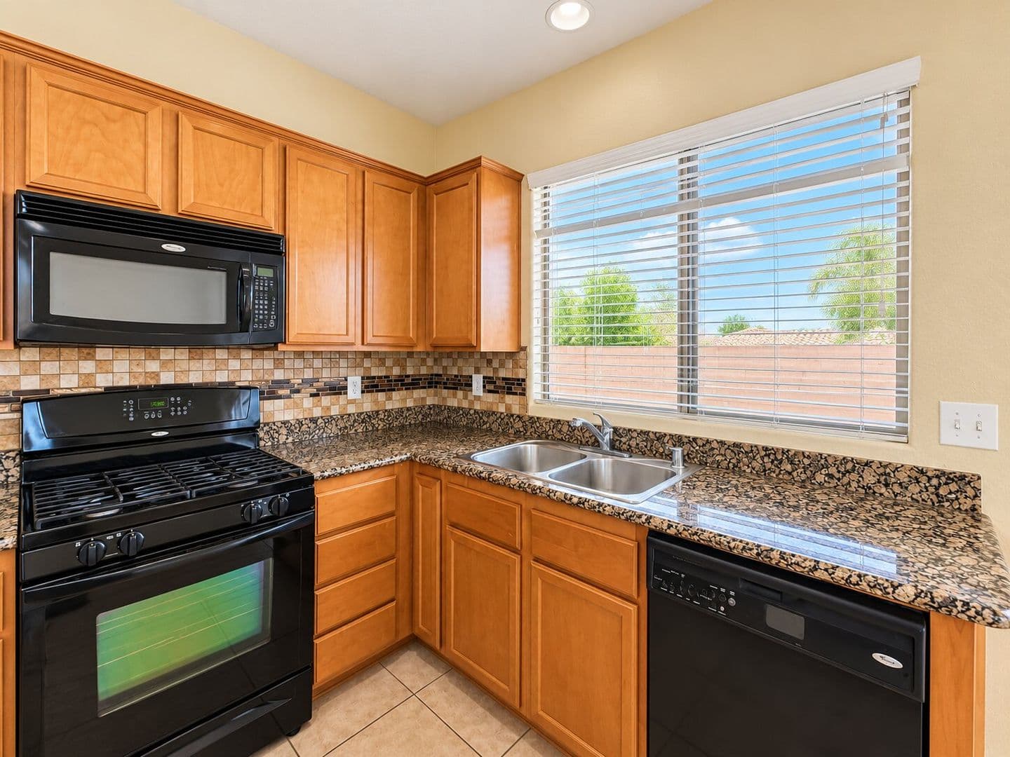 North Las Vegas House: 2025 Pipeline Beach Ct