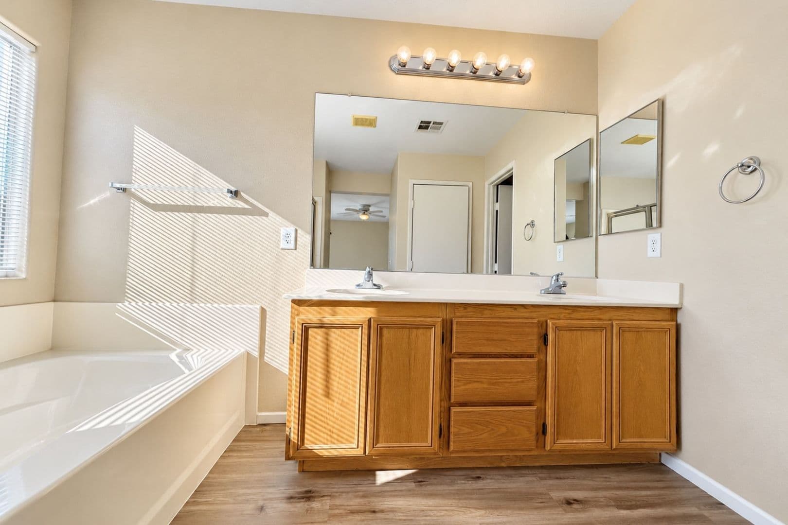 North Las Vegas House: 6225 Capehart Falls St