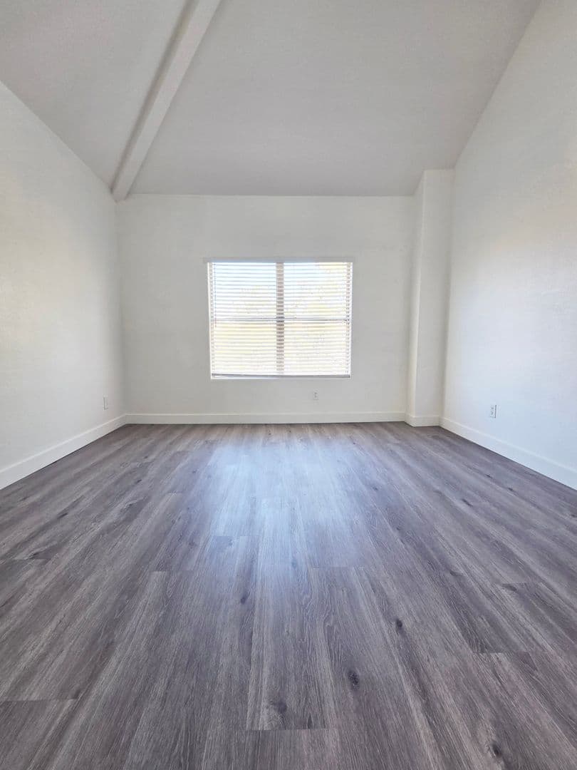 Las Vegas House: 5125 W Reno Ave
