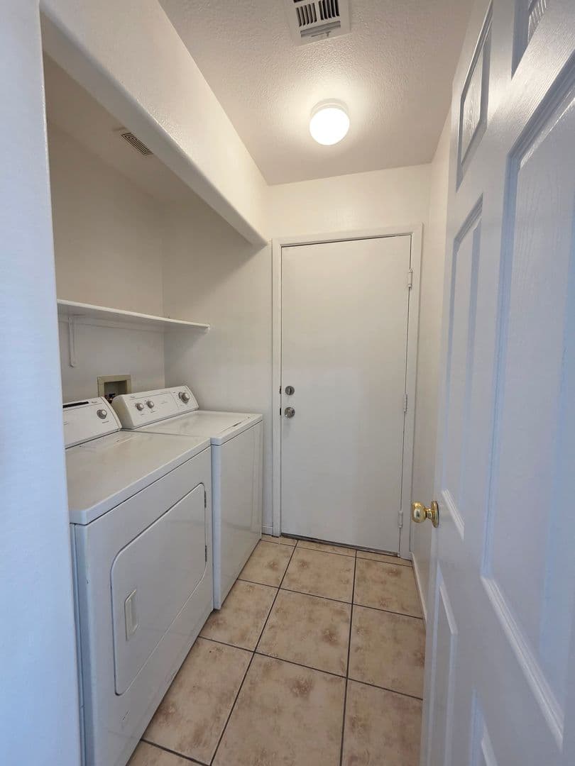North Las Vegas House: 2115 Falcon Crest Ave