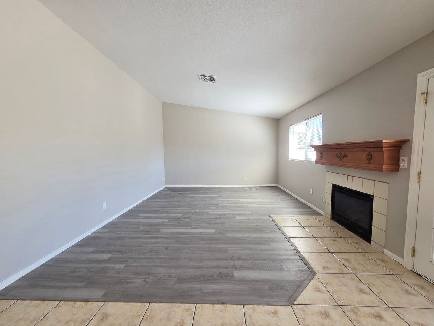 North Las Vegas House: 2115 Falcon Crest Ave