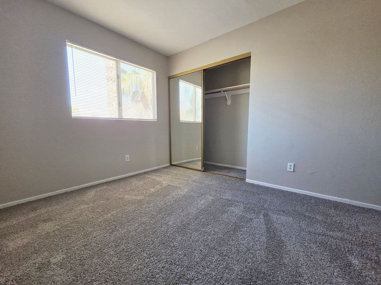 North Las Vegas House: 2115 Falcon Crest Ave