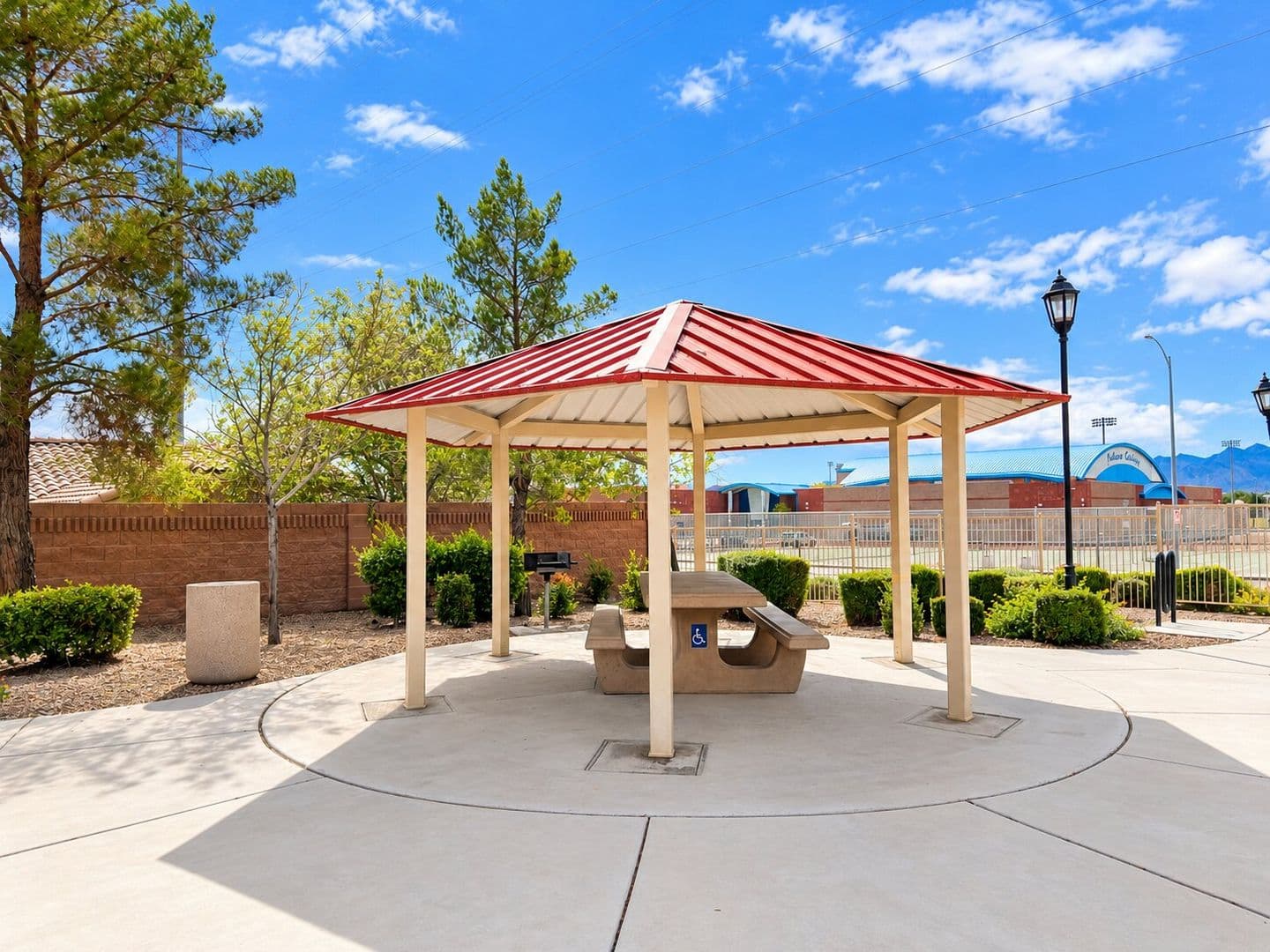 North Las Vegas House: 2025 Pipeline Beach Ct
