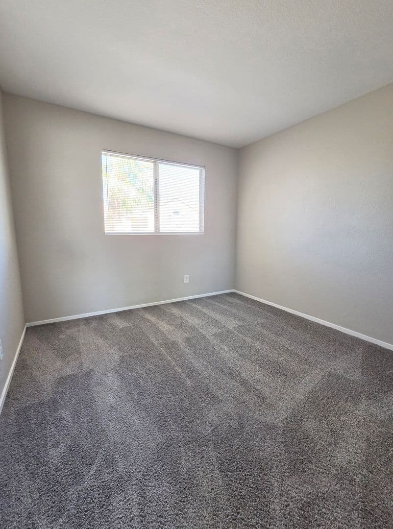 North Las Vegas House: 2115 Falcon Crest Ave