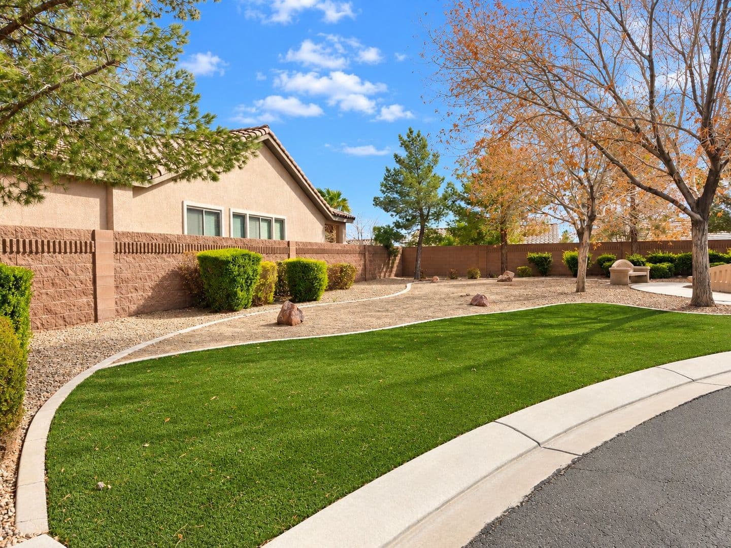North Las Vegas House: 2025 Pipeline Beach Ct