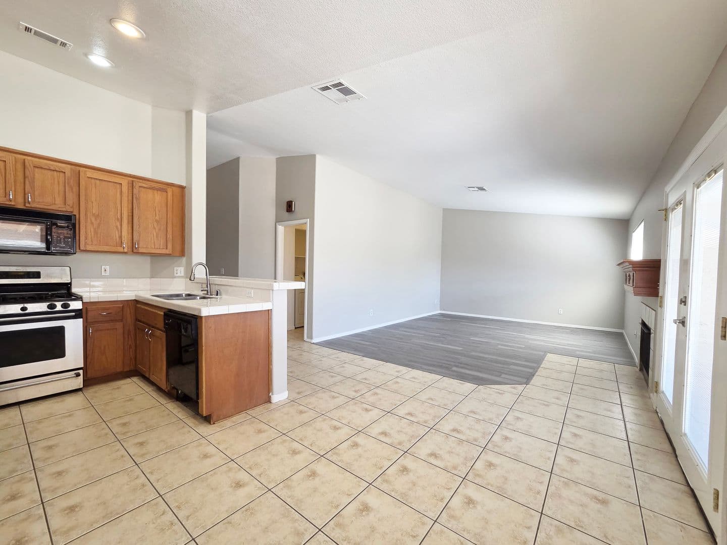 North Las Vegas House: 2115 Falcon Crest Ave