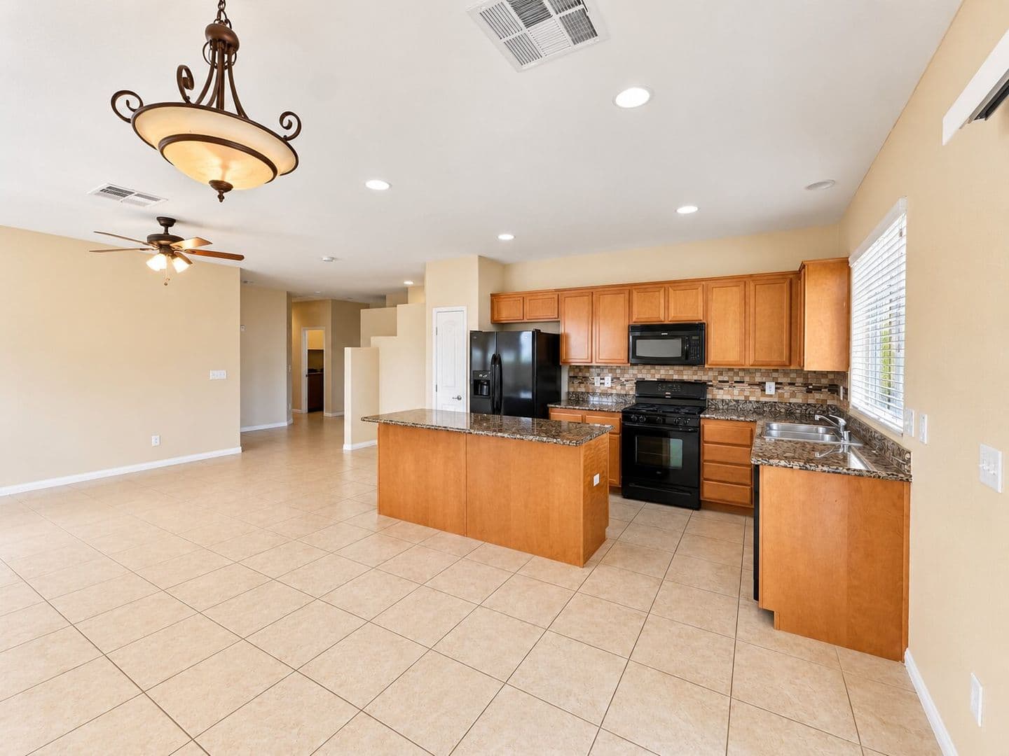 North Las Vegas House: 2025 Pipeline Beach Ct