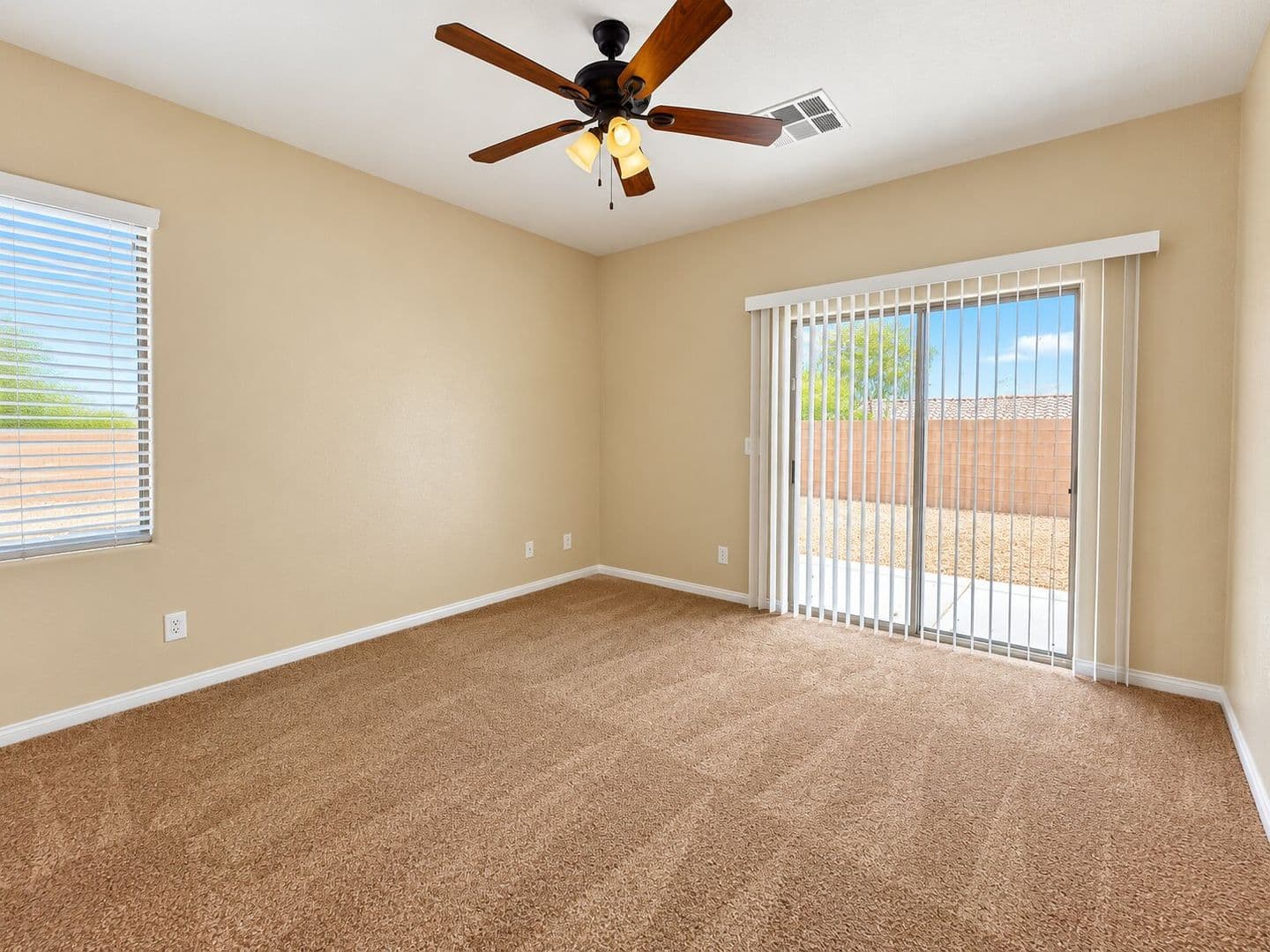 North Las Vegas House: 2025 Pipeline Beach Ct