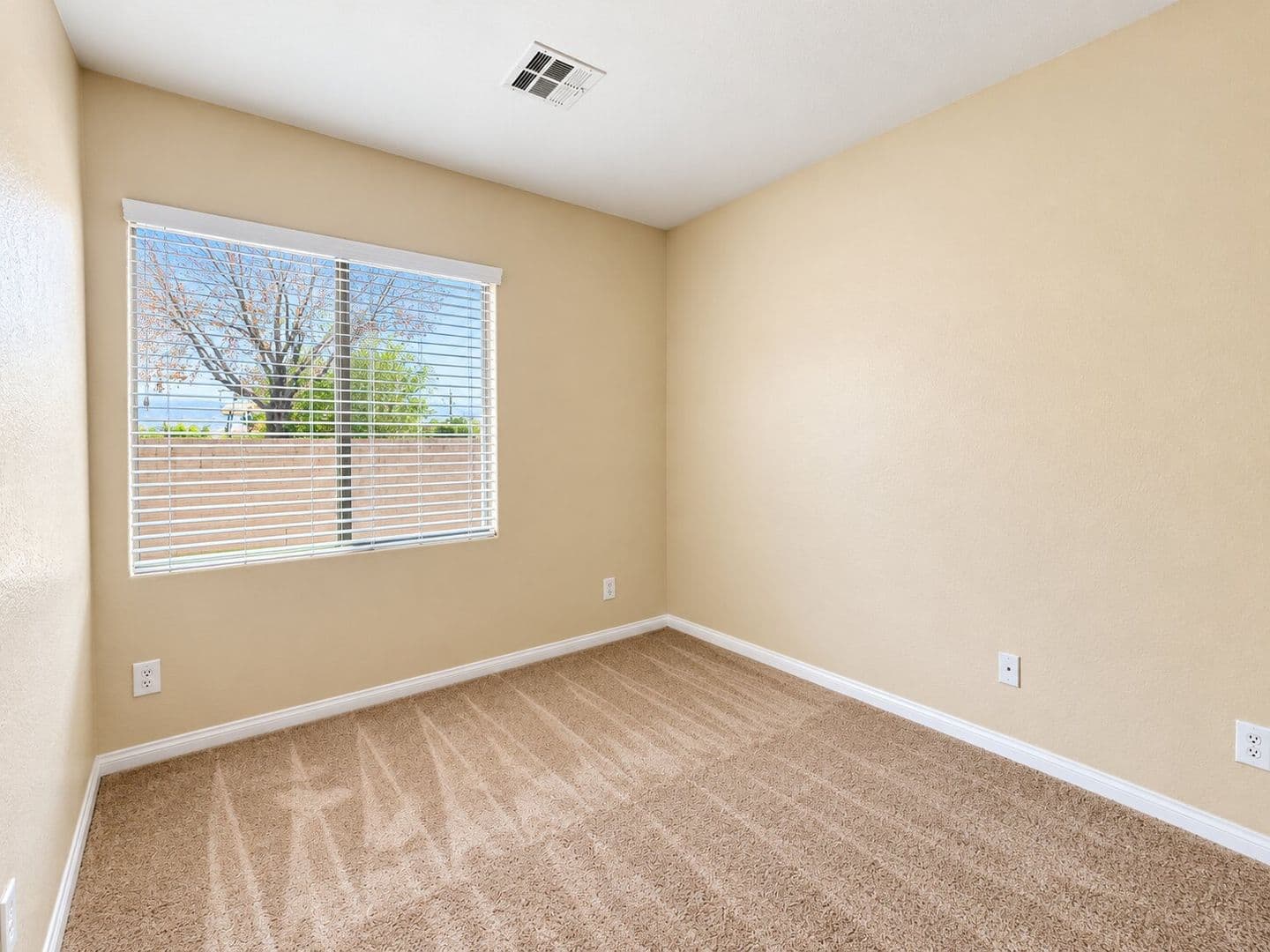 North Las Vegas House: 2025 Pipeline Beach Ct