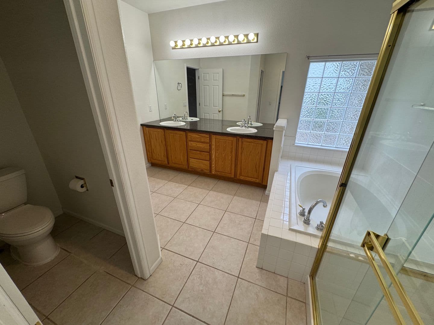 Castle Pines House: 7100 Cerney Cir