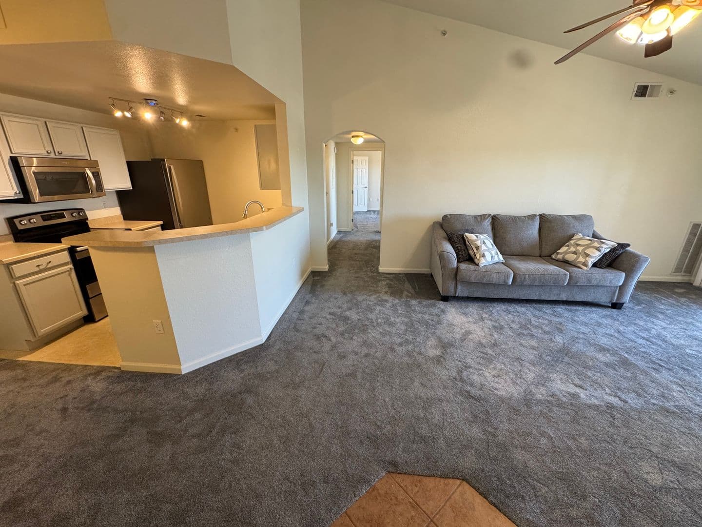 Englewood House: 7440 S Blackhawk St #12-304
