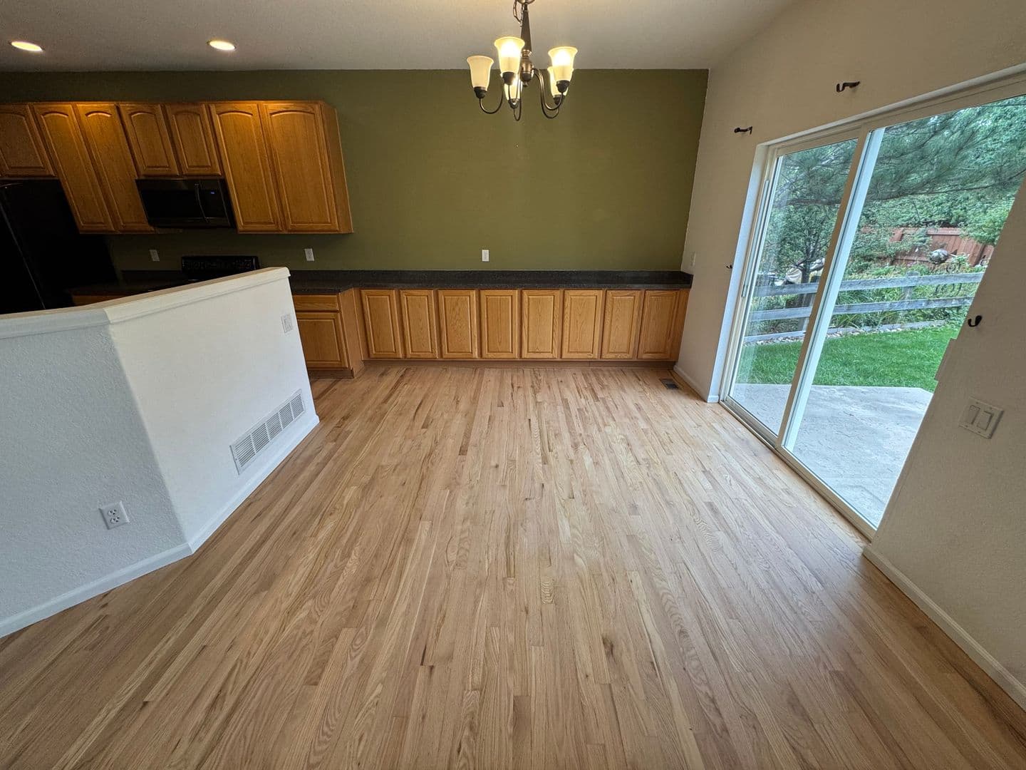Castle Pines House: 7100 Cerney Cir