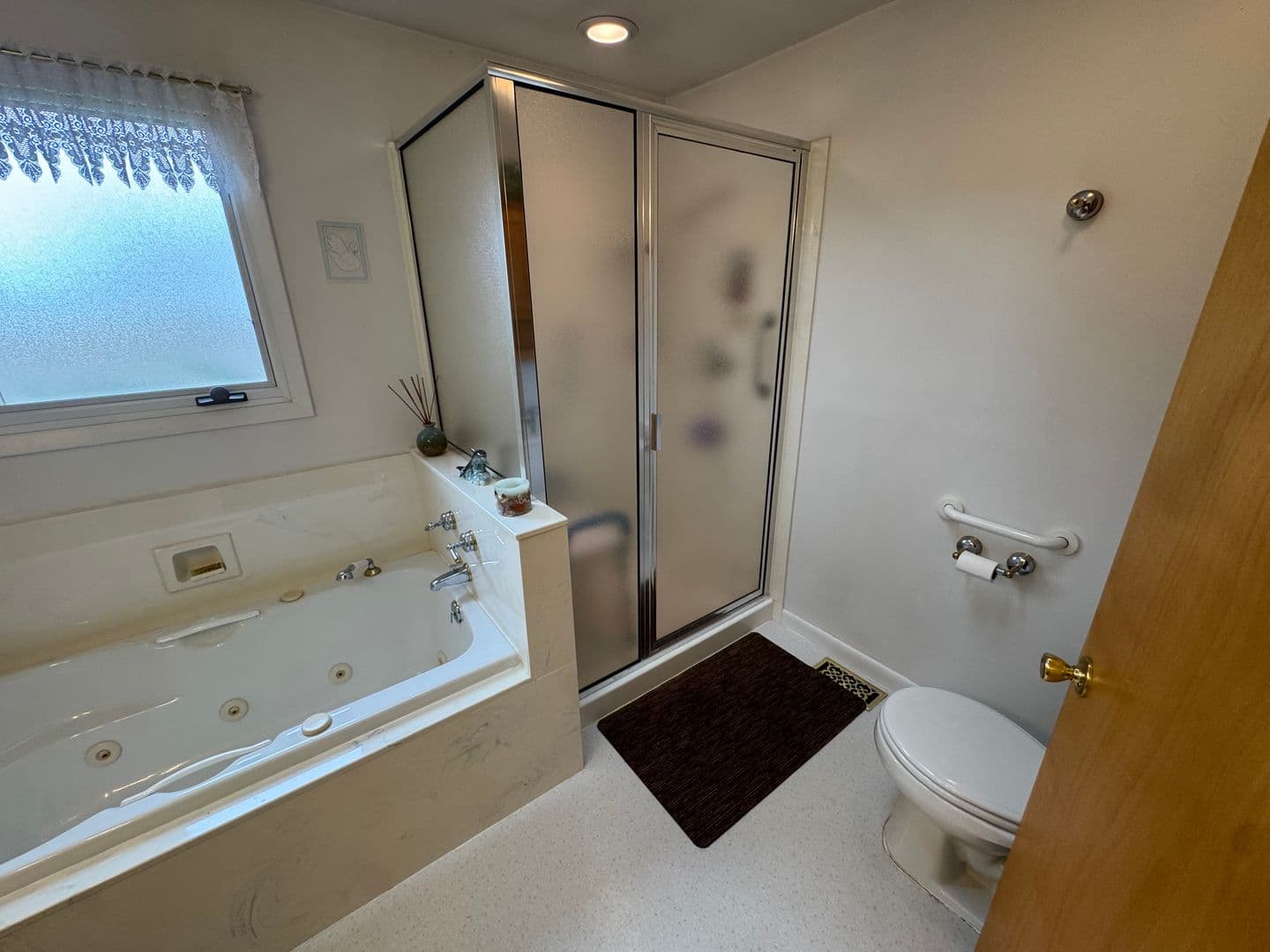 Broomfield House: 14981 Zuni St