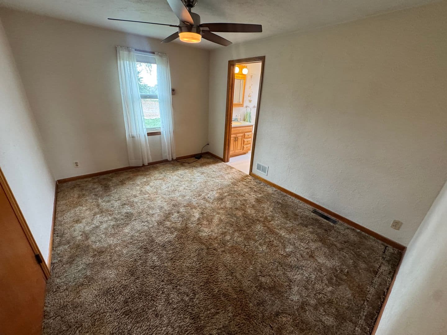 Broomfield House: 14981 Zuni St