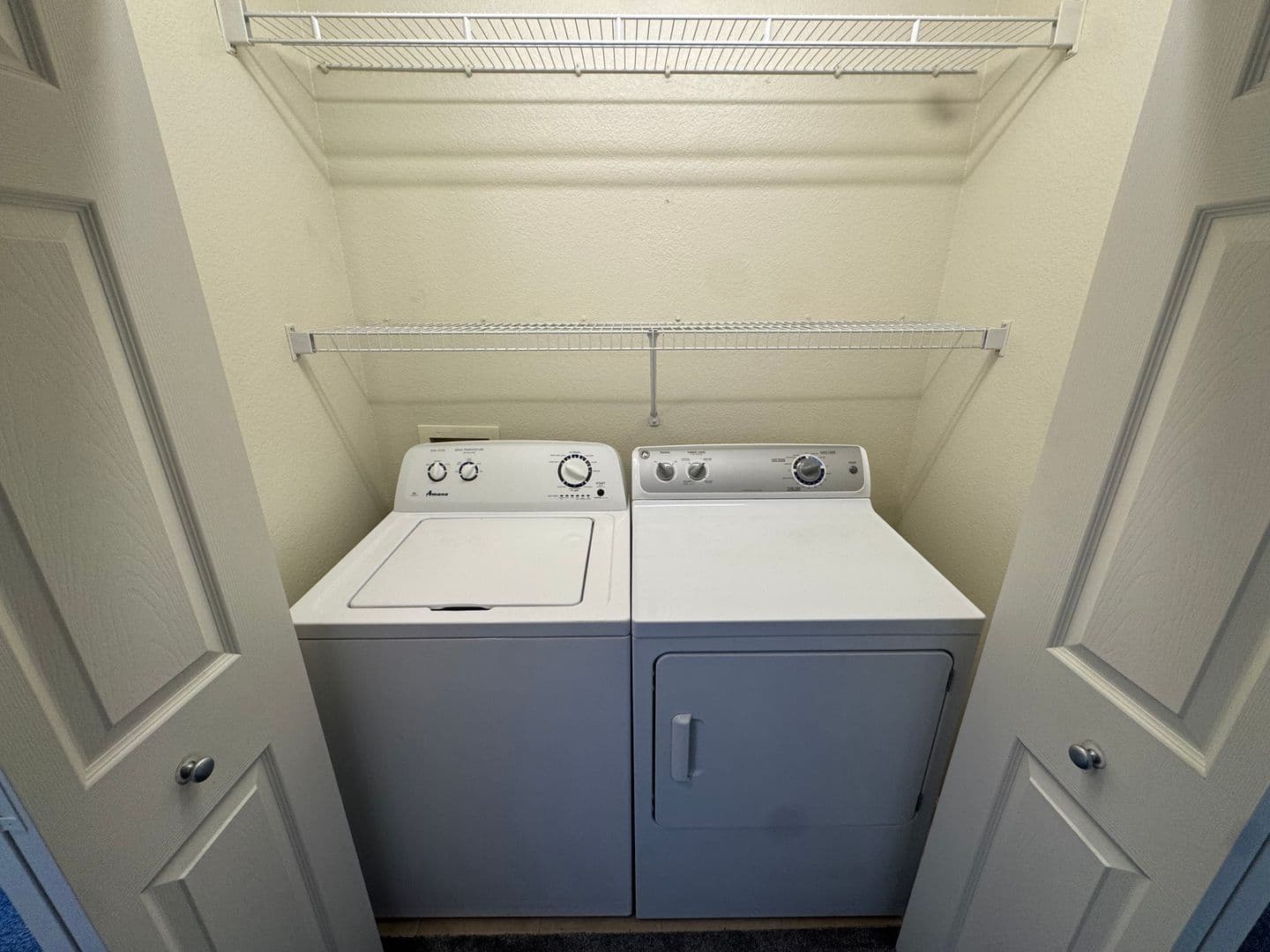 Englewood House: 7440 S Blackhawk St #12-304