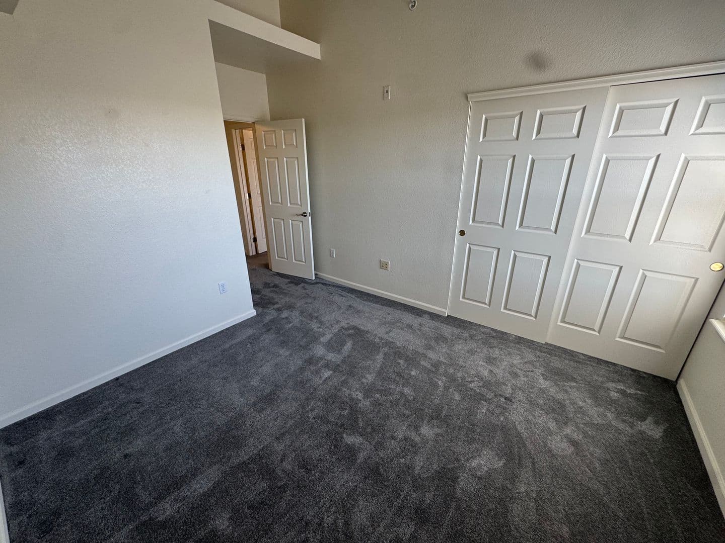 Englewood House: 7440 S Blackhawk St #12-304