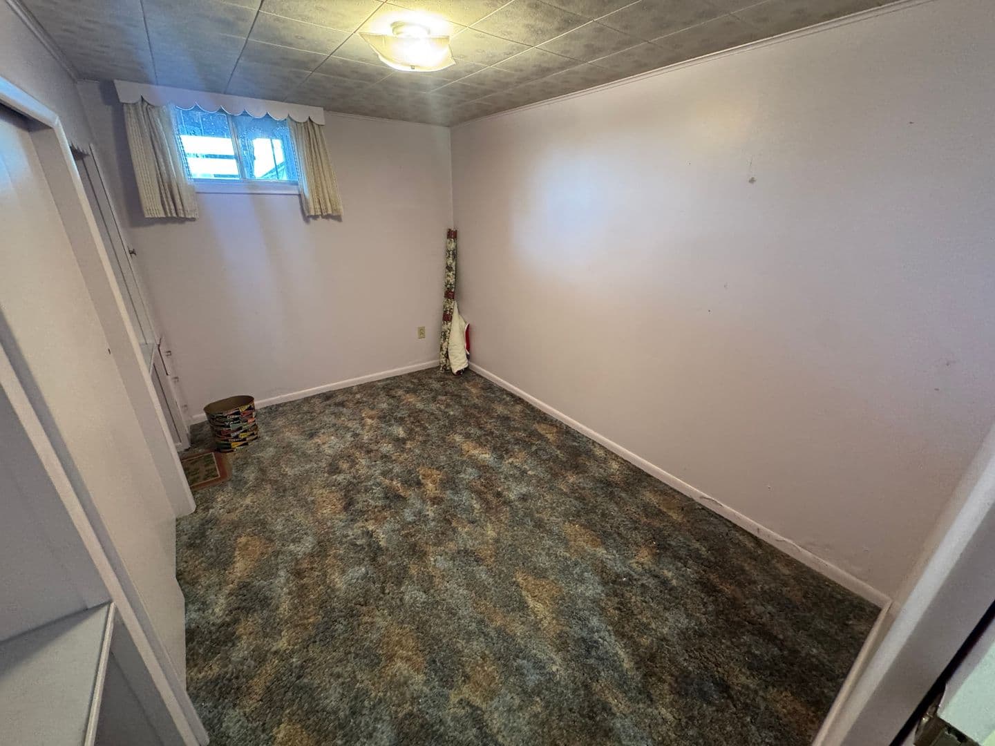 Broomfield House: 14981 Zuni St
