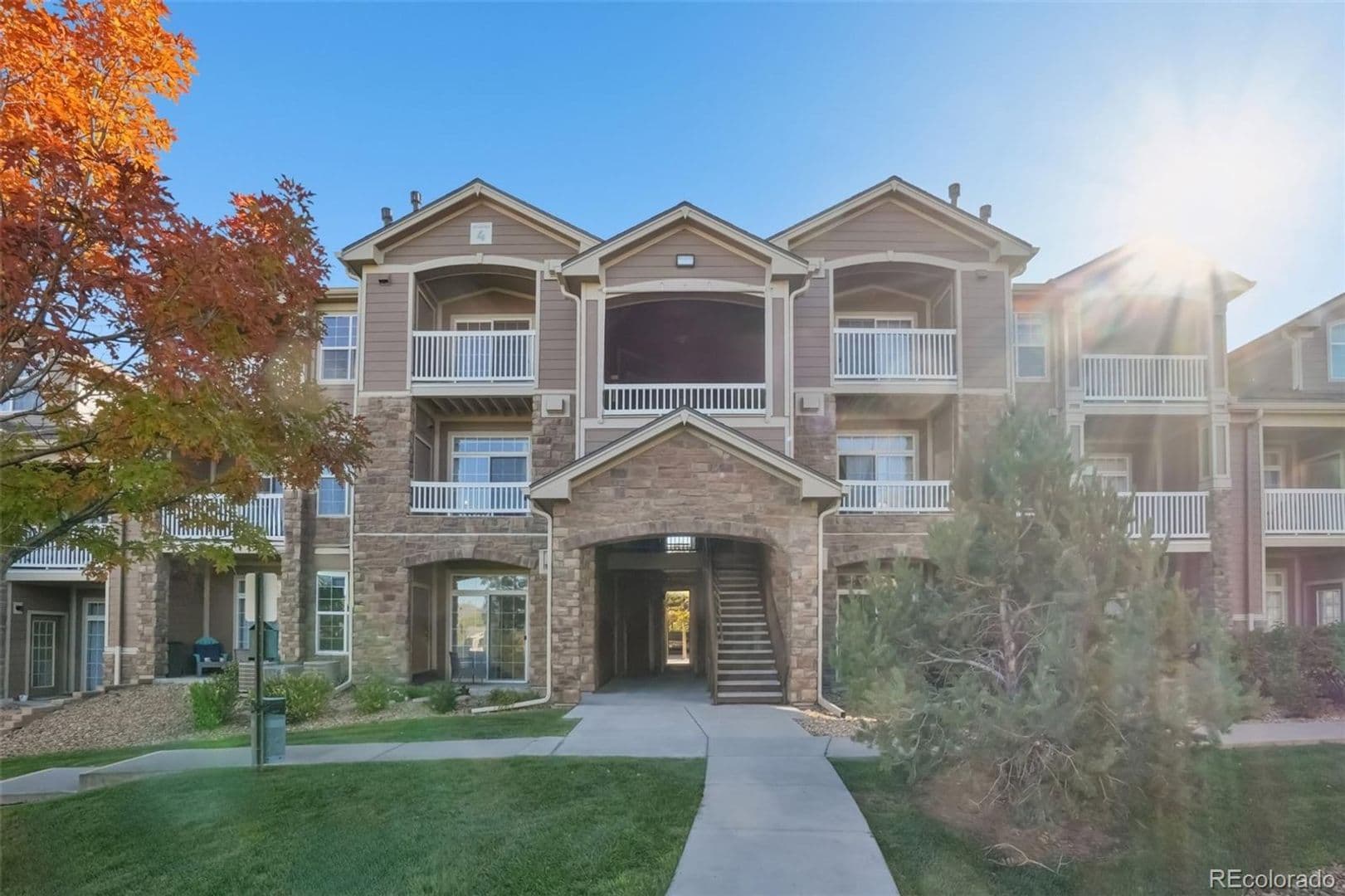 Englewood House: 7440 S Blackhawk St #12-304