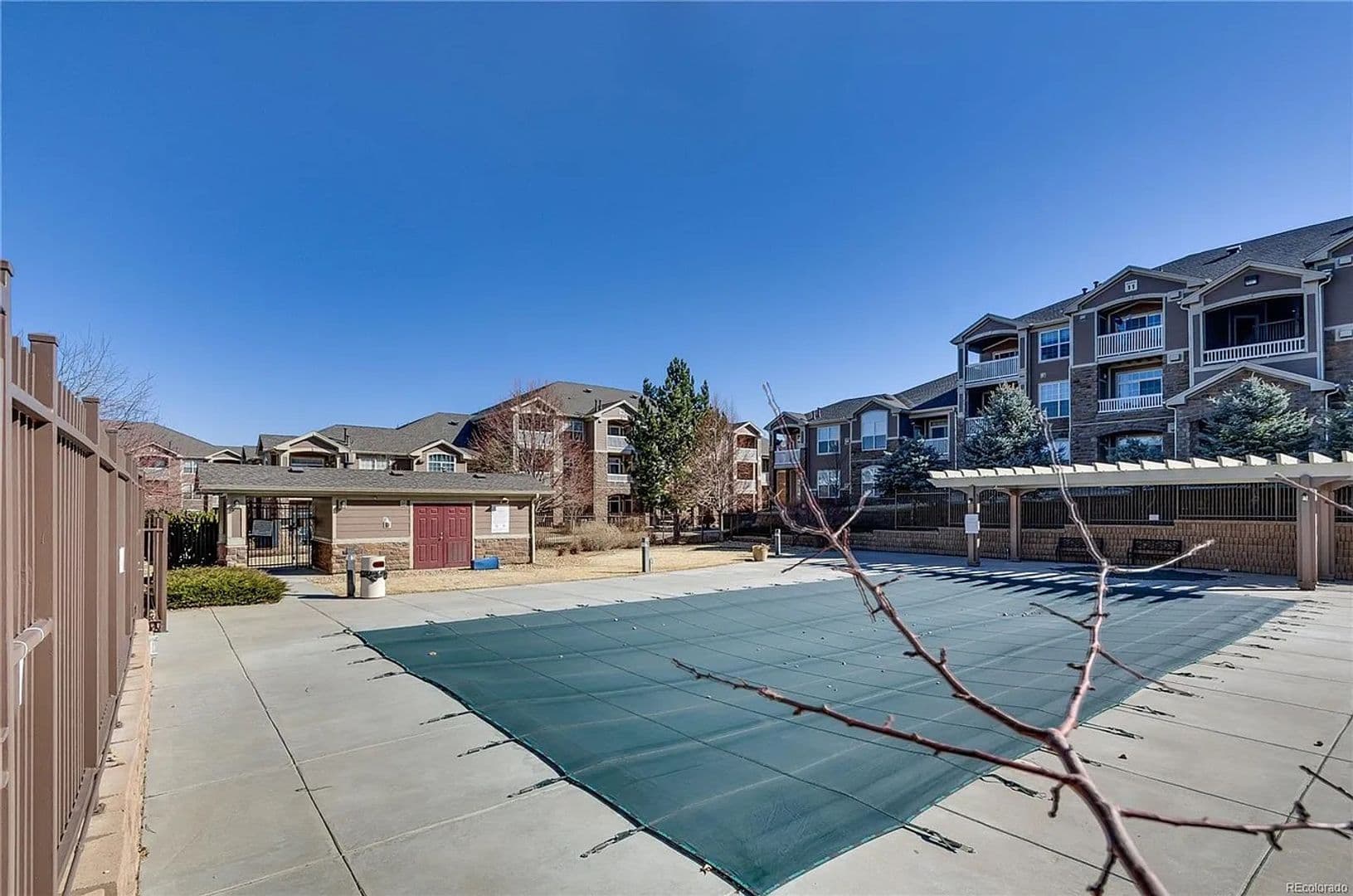 Englewood House: 7440 S Blackhawk St #12-304