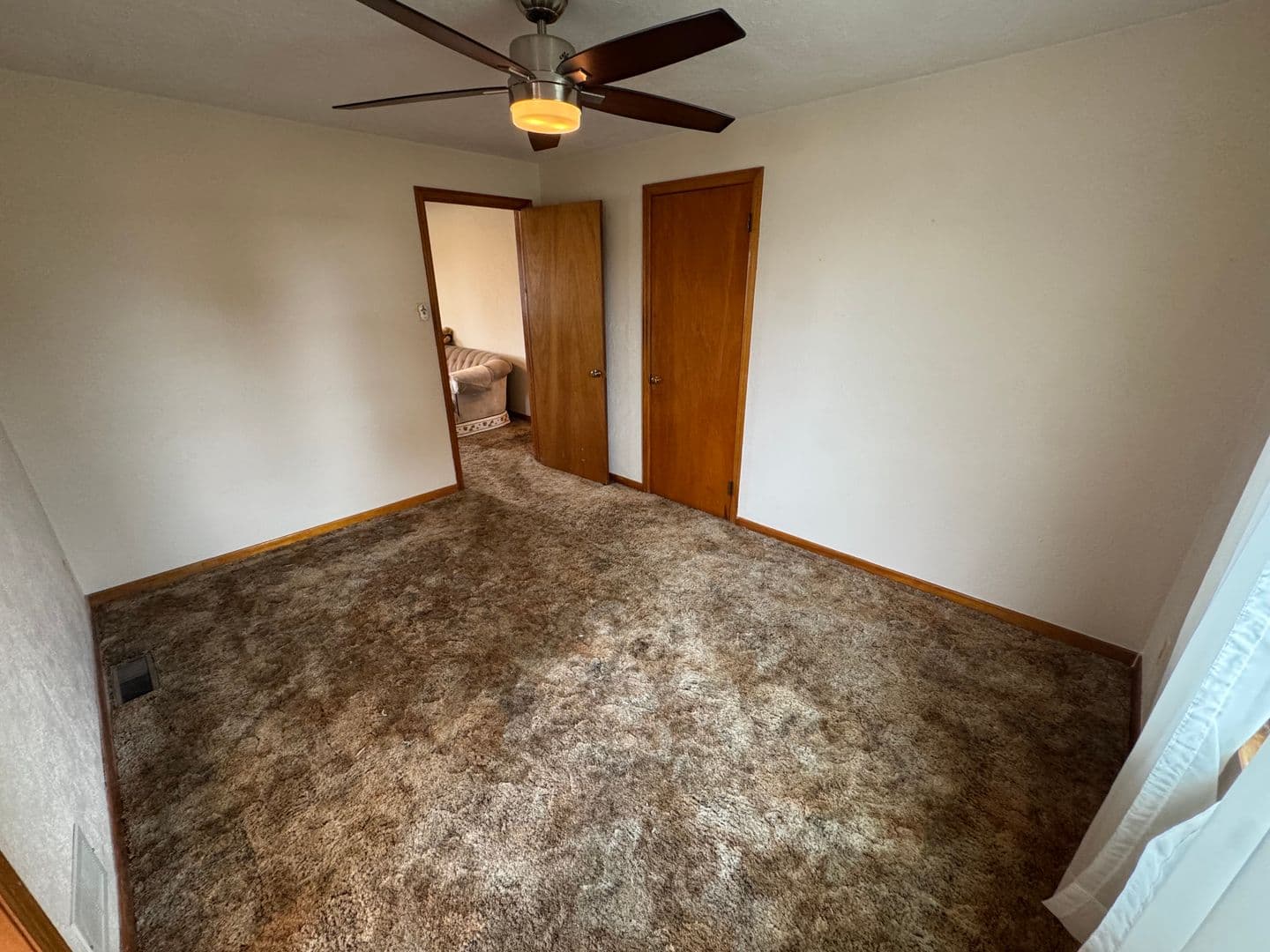 Broomfield House: 14981 Zuni St