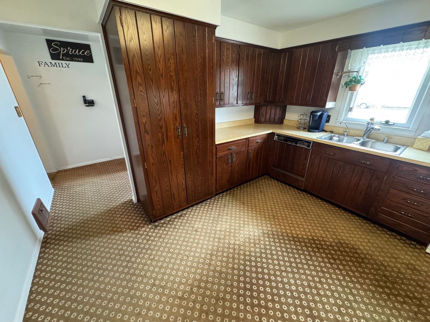 Broomfield House: 14981 Zuni St