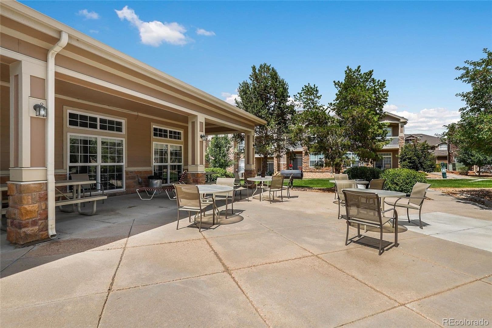 Englewood House: 7440 S Blackhawk St #12-304
