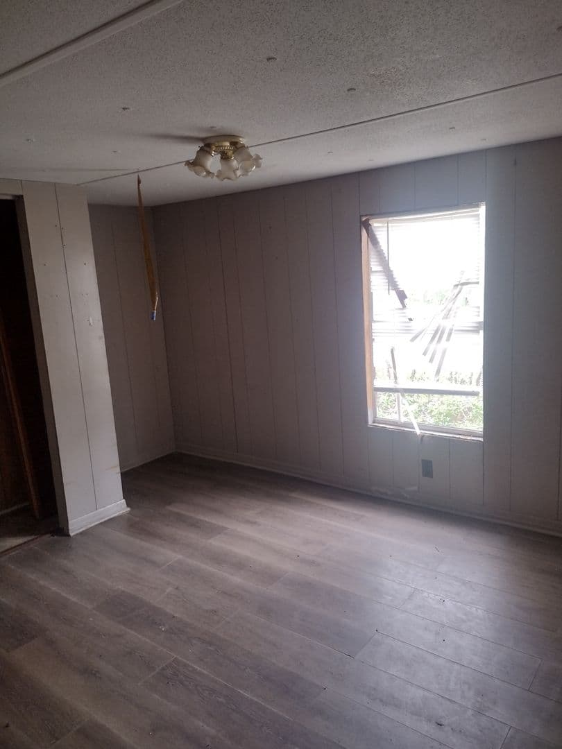 Jacksonville House: 6653 Beryl St
