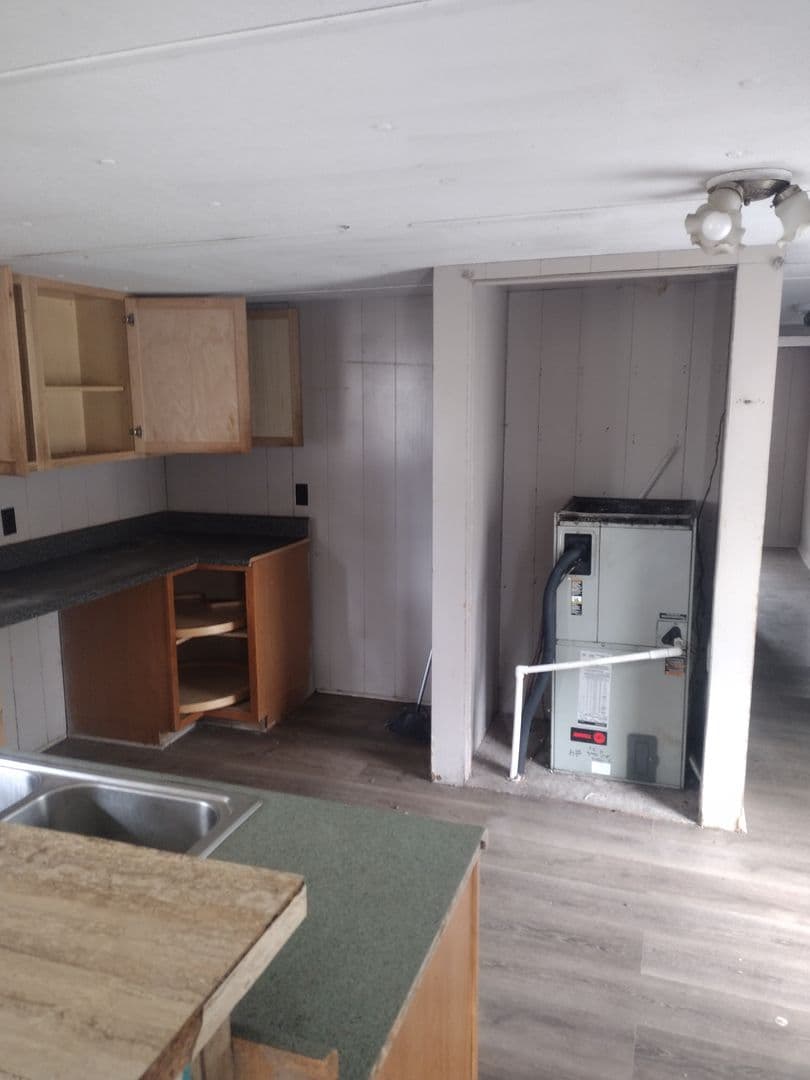 Jacksonville House: 6653 Beryl St
