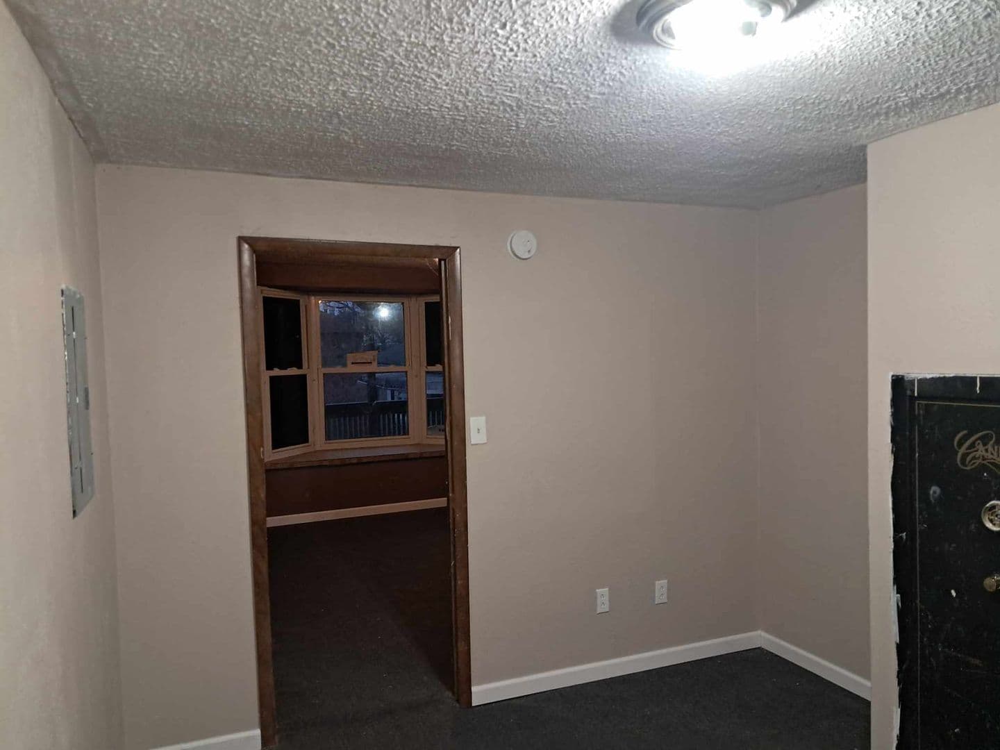 Clarksburg House: 225 Lynn Ave