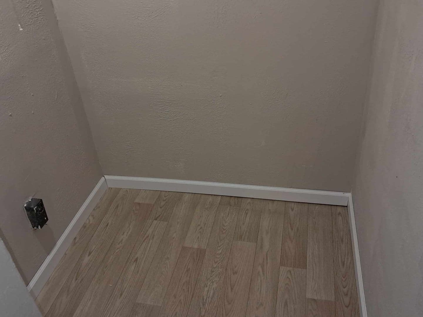 Clarksburg House: 225 Lynn Ave