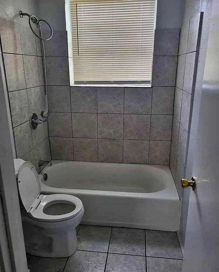 Jacksonville Apartment: 1584 W. 31st St