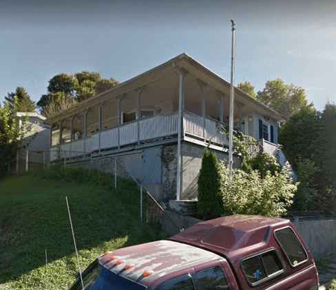 Clarksburg House: 225 Lynn Ave