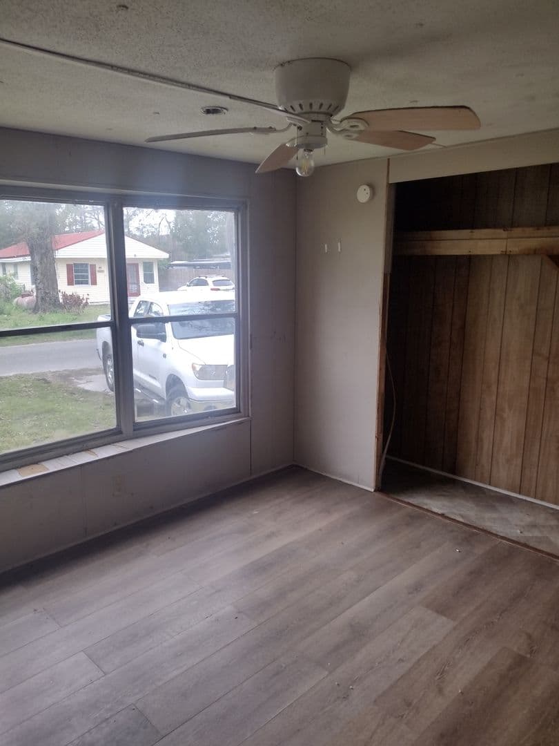 Jacksonville House: 6653 Beryl St